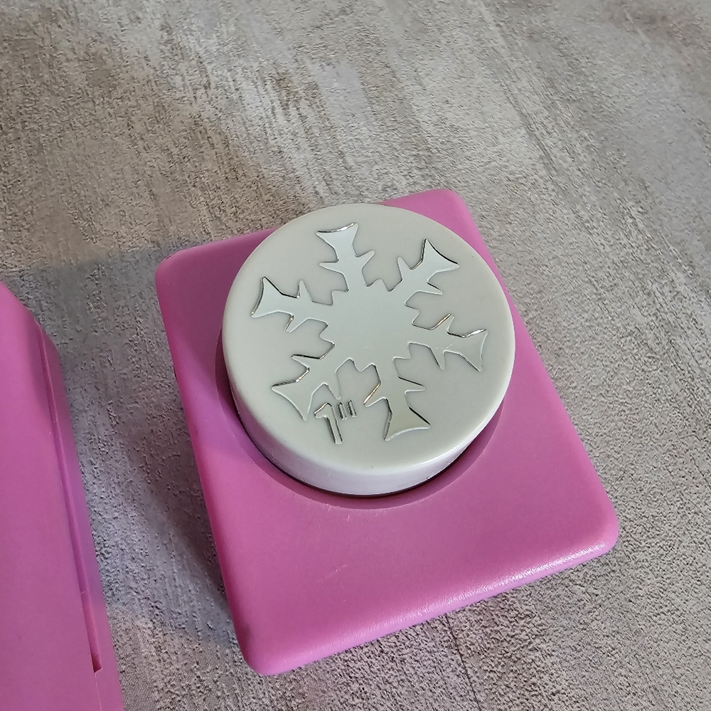 Paper Punch Set - Snowflakes - Picture 3 of 11